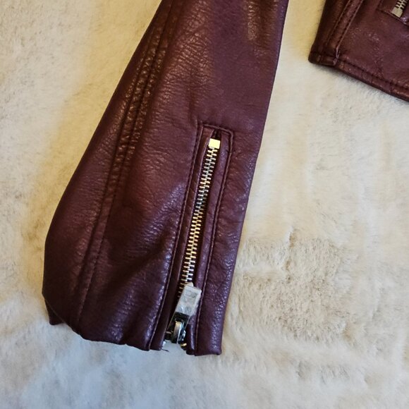 Red leather jacket - Picture 8 of 10